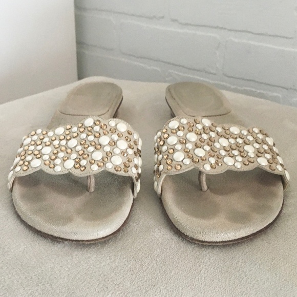 Stuart Weitzman Women’s Sandals Flats Goldie slide Pearly Sequins Sz 7.5 - Picture 4 of 13